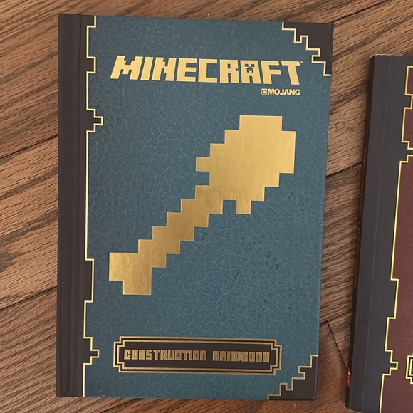 Scholastic MINECRAFT (3 books)  Handbooks: Construction, Redstone, Essential - Picture 3 of 12